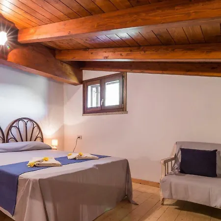 Locazione Turistica Casa Pedra 1 Vakantiehuis *