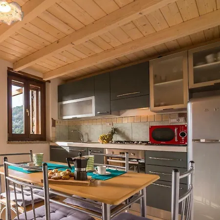 Locazione Turistica Casa Pedra 1 Vakantiehuis