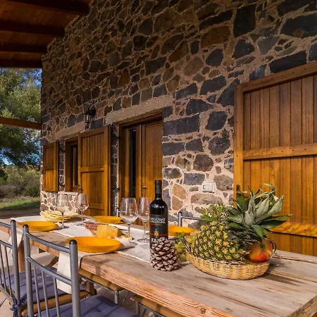 Locazione Turistica Casa Pedra 1 Vakantiehuis
